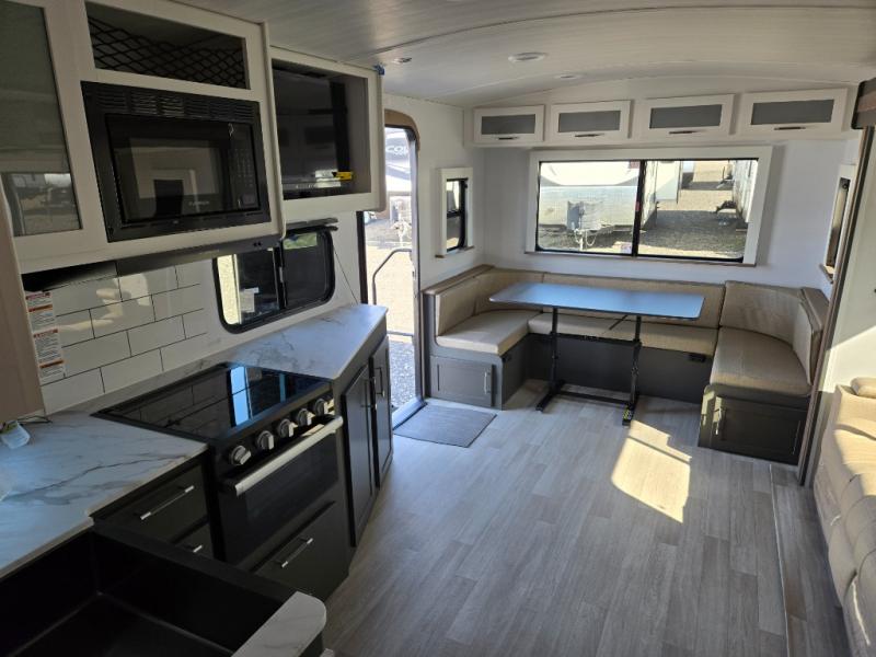 2025 Keystone Bullet Crossfire (Double-Axle - West, $ 36,990