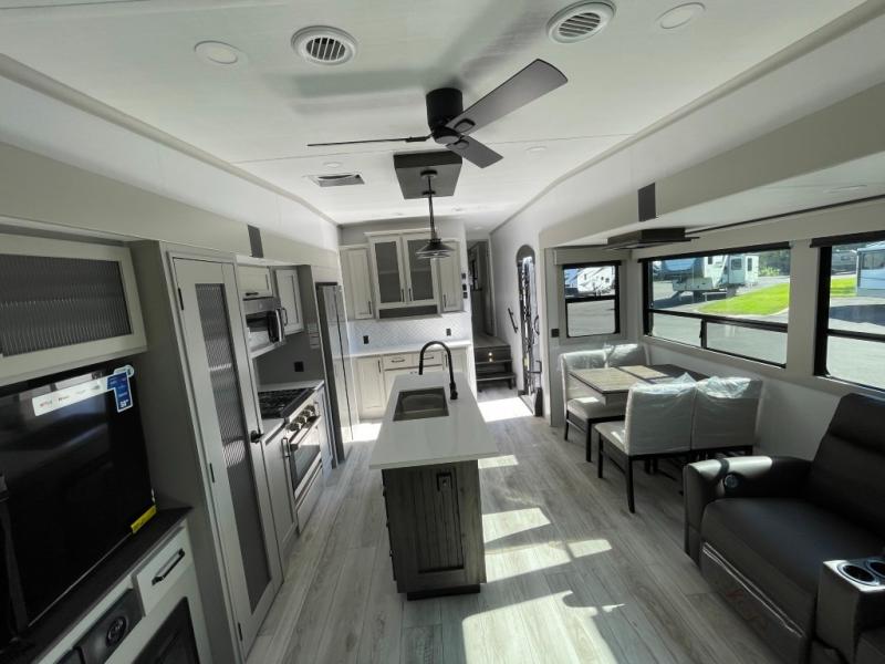 2025 Keystone Montana High Country 331RL, $ 84,990