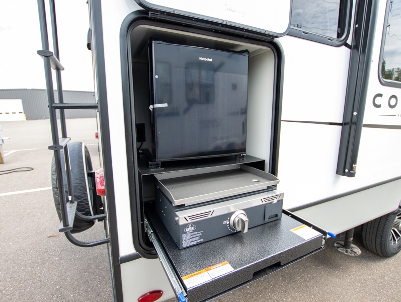 2025 Keystone Cougar Half-Ton (Travel Trailer - Ea, $ 52,682