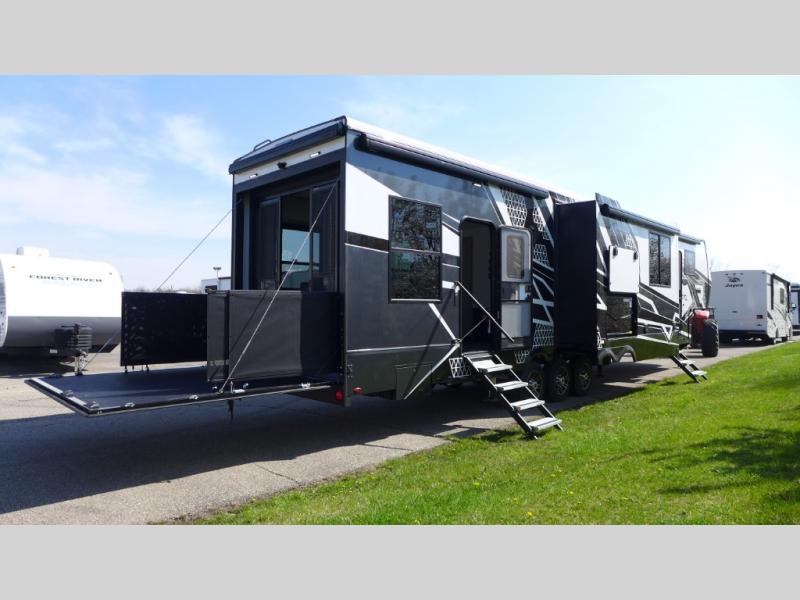 2025 Keystone Raptor 433, $ 182,035