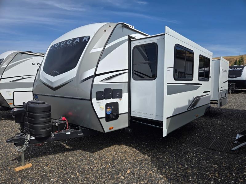 2025 Keystone Cougar Half-Ton (Travel Trailer) 25F, $ 53,990
