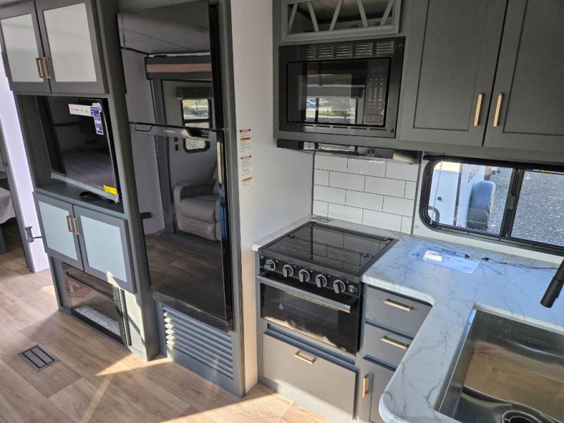 2025 Keystone Bullet Crossfire (Double-Axle - West, $ 43,990