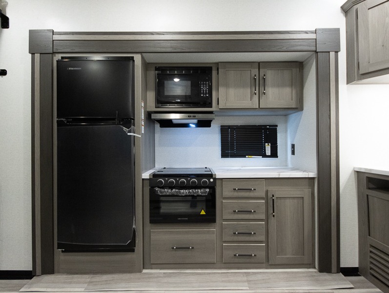 2025 Keystone Raptor Carbon Aluminum 30WFO, $ 32,990