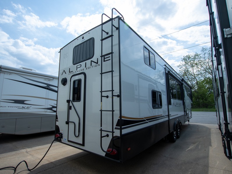 2025 Keystone Alpine Avalanche Edition 390DS, $ 106,270
