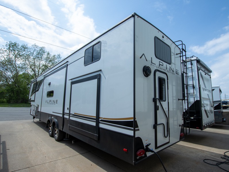 2025 Keystone Alpine Avalanche Edition 390DS, $ 106,270