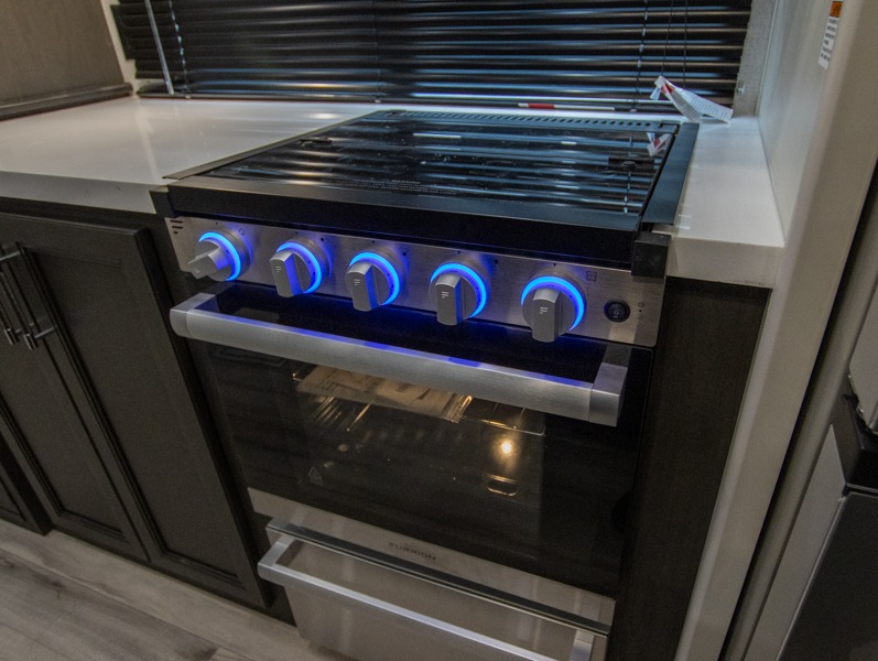 2025 Keystone Alpine Avalanche Edition 390DS, $ 106,270