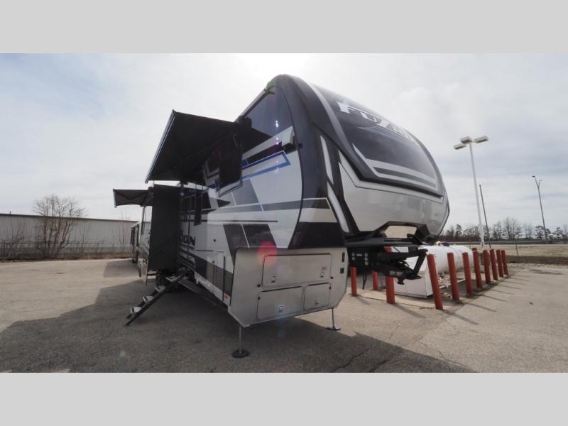 2025 Keystone Fuzion 442, $ 182,297