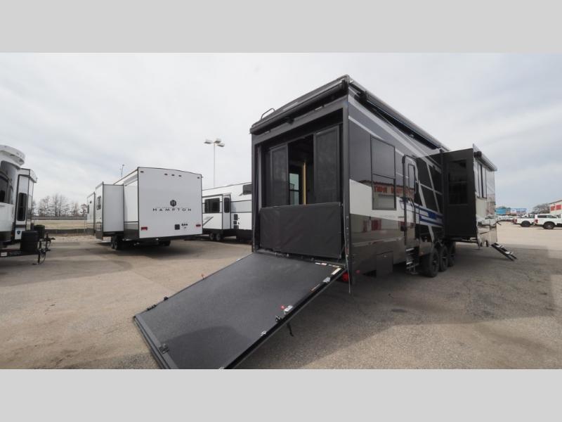 2025 Keystone Fuzion 442, $ 182,297