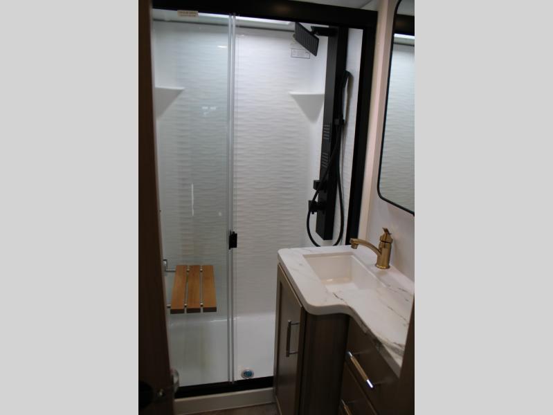 2025 Keystone Raptor 415, $ 180,865