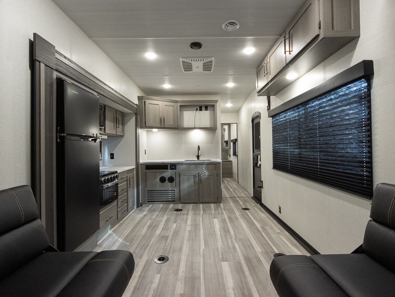 2025 Keystone Raptor Carbon Aluminum 30WFO, $ 32,990