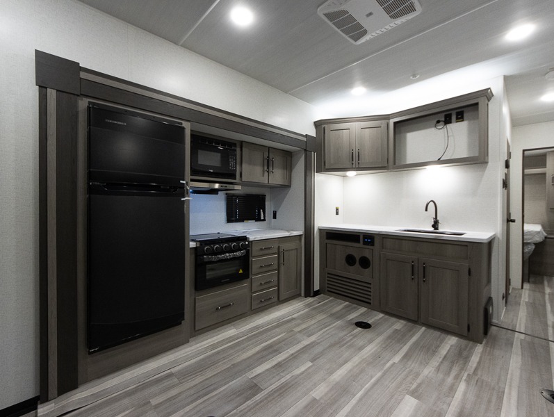 2025 Keystone Raptor Carbon Aluminum 30WFO, $ 32,990