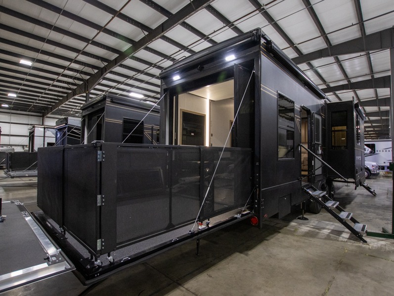 2025 Keystone Raptor 441, $ 177,984