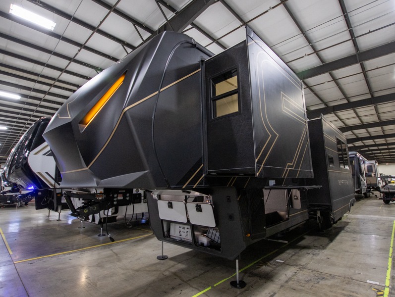 2025 Keystone Raptor 441, $ 177,984