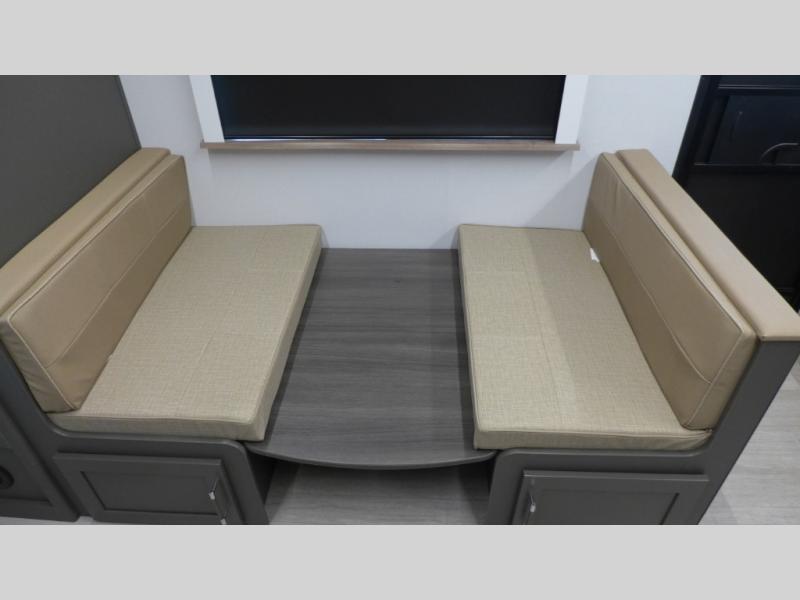 2025 Keystone Bullet Crossfire 245RKS, $ 40,164