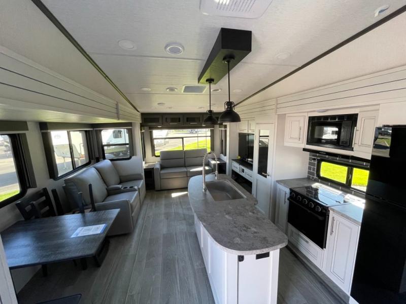 2025 Keystone Cougar Half-Ton (Fifth Wheel) 29RLI, $ 65,990