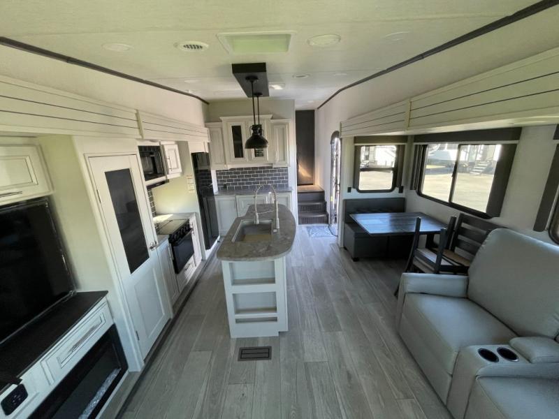 2025 Keystone Cougar Half-Ton (Fifth Wheel) 29RLI, $ 65,990