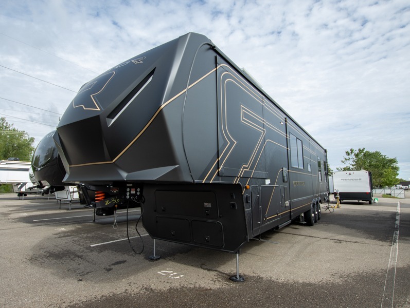 2025 Keystone Raptor 433, $ 183,865