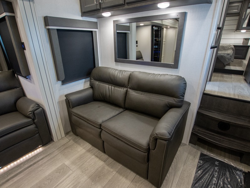 2025 Keystone Cougar Half-Ton (Fifth Wheel) 26RKE, $ 71,236