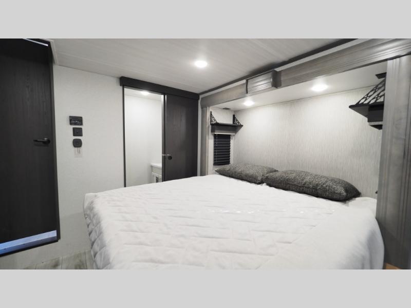 2025 Keystone Retreat 391HBDL, $ 92,994