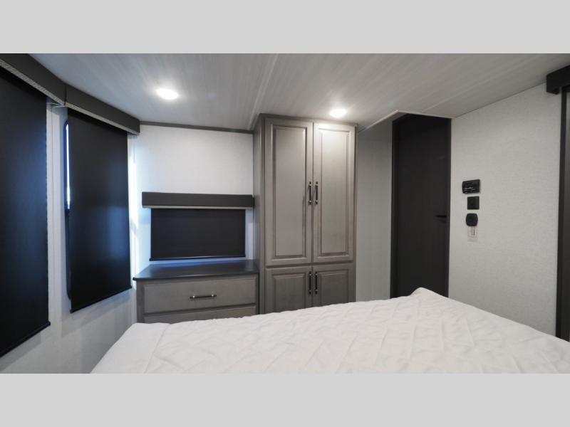 2025 Keystone Retreat 391HBDL, $ 92,994