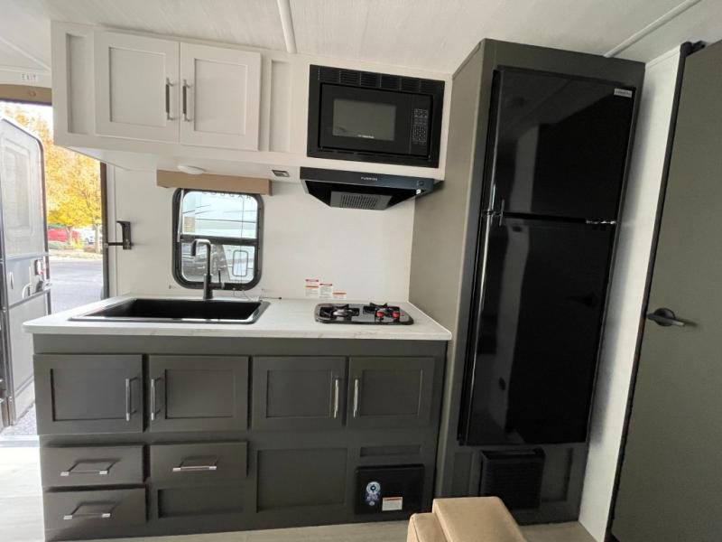 2025 Keystone Bullet Classic (East) 1700BH, $ 24,990