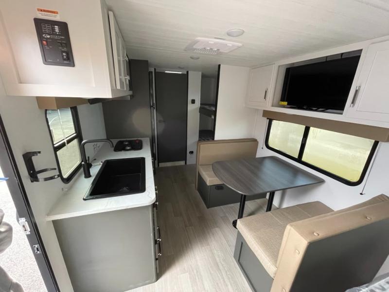 2025 Keystone Bullet Classic (East) 1700BH, $ 24,990