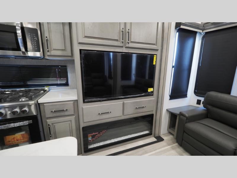 2025 Keystone Retreat 39FSRL, $ 80,941