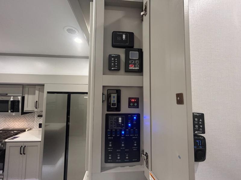 2025 Keystone Montana High Country 397FB, $ 89,990