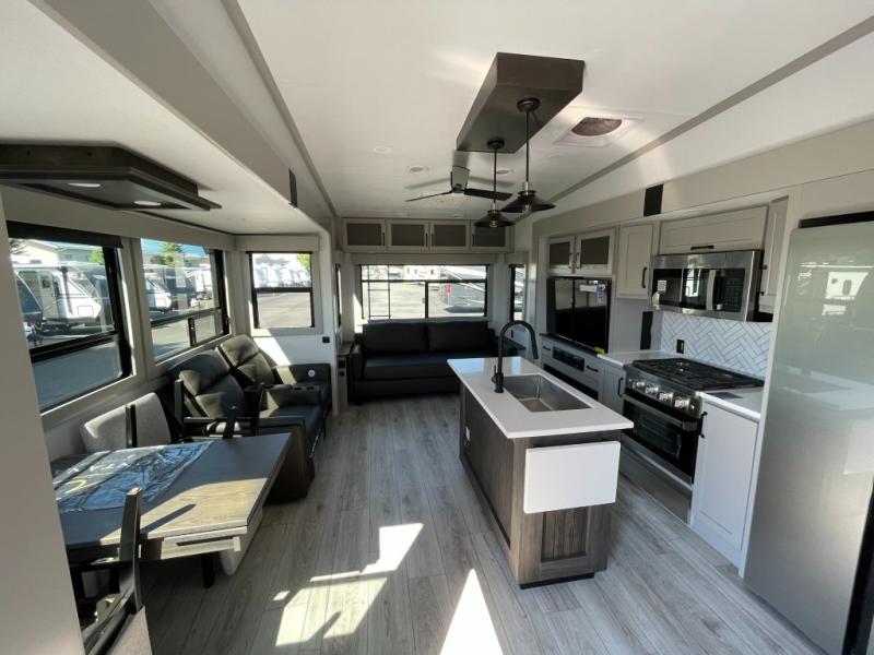 2025 Keystone Montana High Country 295RL, $ 79,990