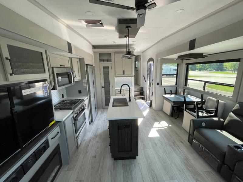 2025 Keystone Montana High Country 295RL, $ 79,990