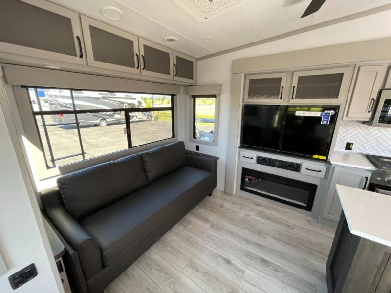 2025 Keystone Montana High Country 295RL, $ 79,990