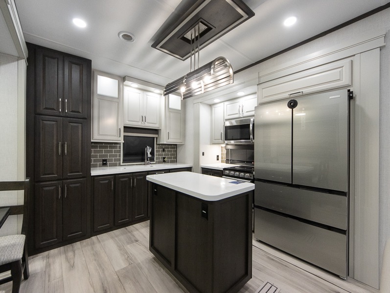 2025 Keystone Alpine Avalanche Edition 366LS, $ 104,110