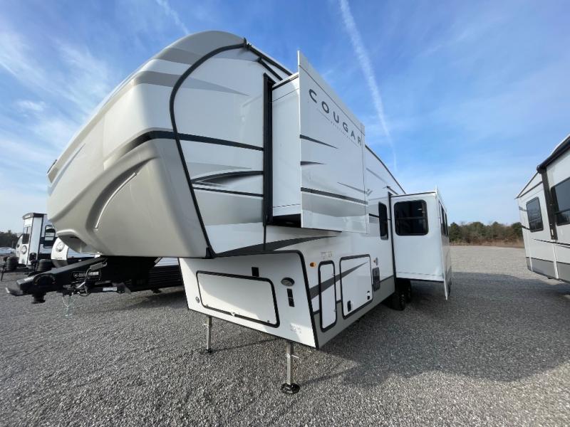 2025 Keystone Cougar Half-Ton (Fifth Wheel) 29RKS, $ 68,700