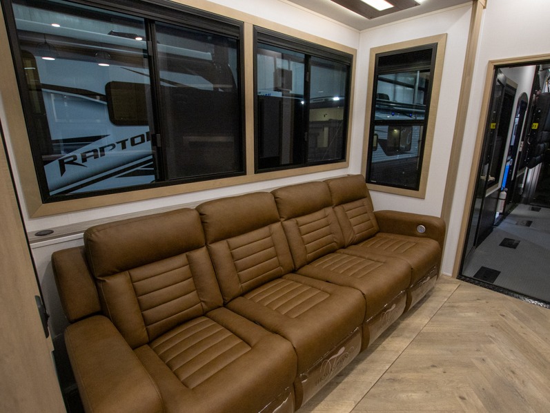 2025 Keystone Raptor 415, $ 180,865