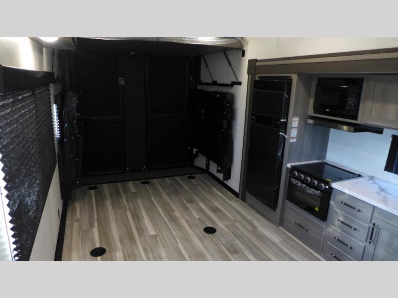 2025 Keystone Raptor Carbon Aluminum 30WFO, $ 44,395