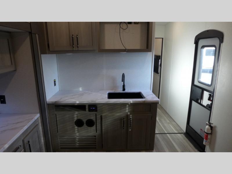 2025 Keystone Raptor Carbon Aluminum 30WFO, $ 44,395