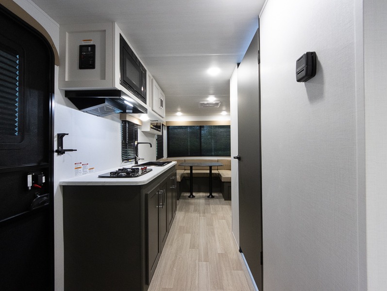 2025 Keystone Bullet Classic (East) 1900RD, $ 19,990