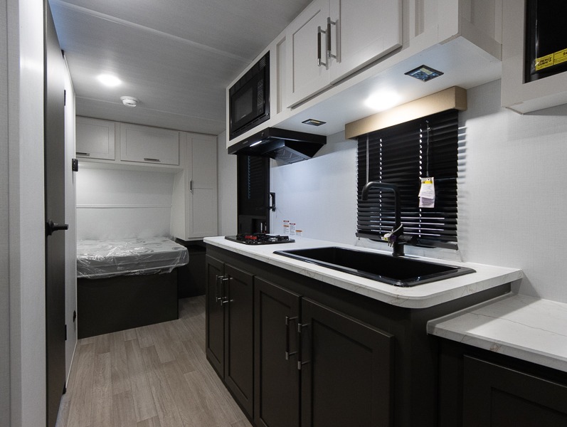 2025 Keystone Bullet Classic (East) 1900RD, $ 19,990