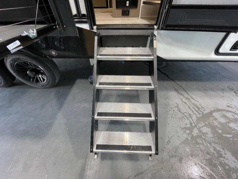 2025 Keystone Montana 3532SP, $ 123,878