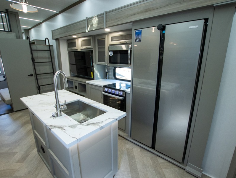 2025 Keystone Sprinter 3920DSL, $ 88,097