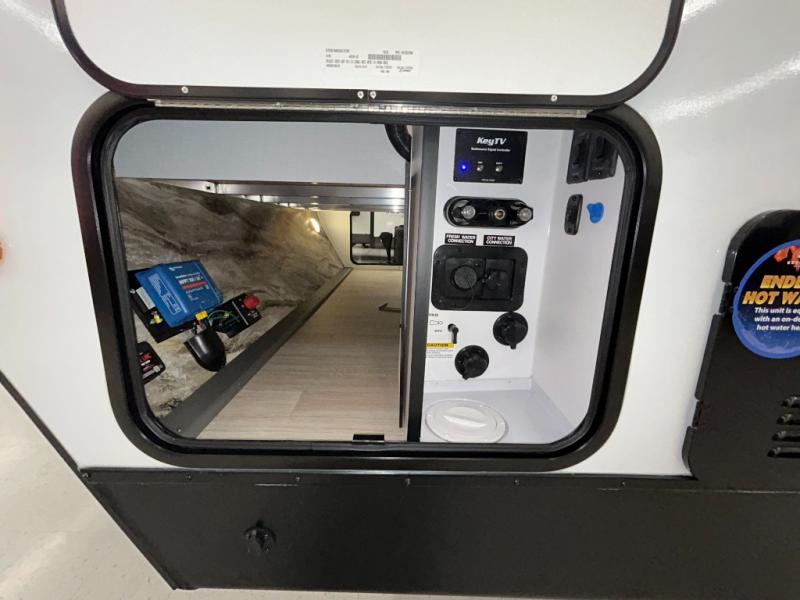 2025 Keystone Bullet Crossfire (Double-Axle - West, $ 36,990