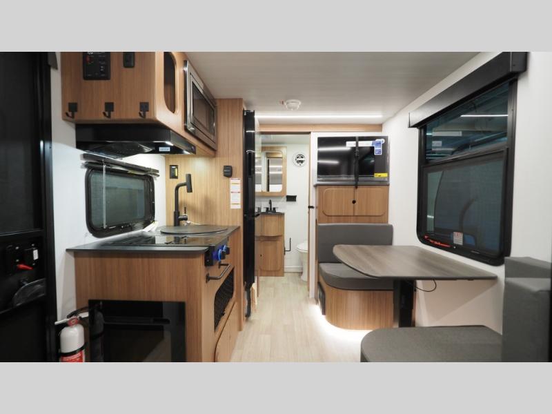 2025 Keystone Reign 15RB, $ 23,990