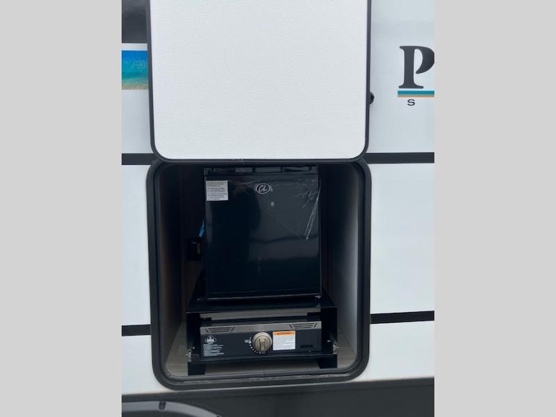 2025 Keystone Passport Super Lite (East) 2450RK, $ 29,990