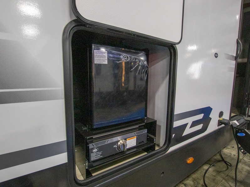 2025 Keystone Bullet Crossfire 245RKS, $ 29,990