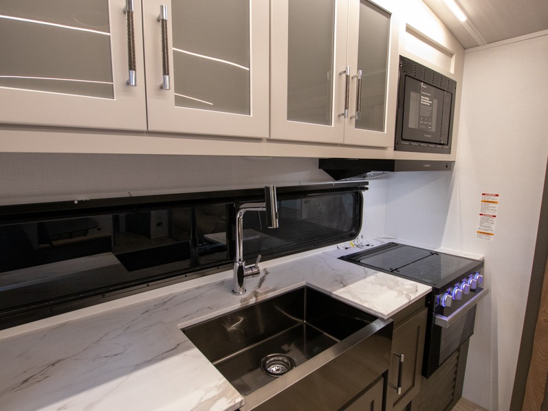 2025 Keystone Bullet Crossfire 245RKS, $ 29,990