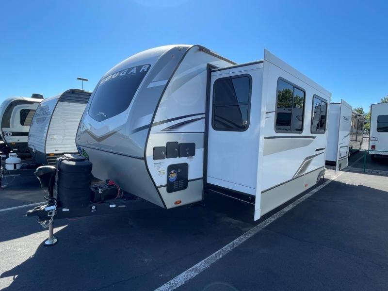 2025 Keystone Cougar Half-Ton (Travel Trailer) 25F, $ 53,990