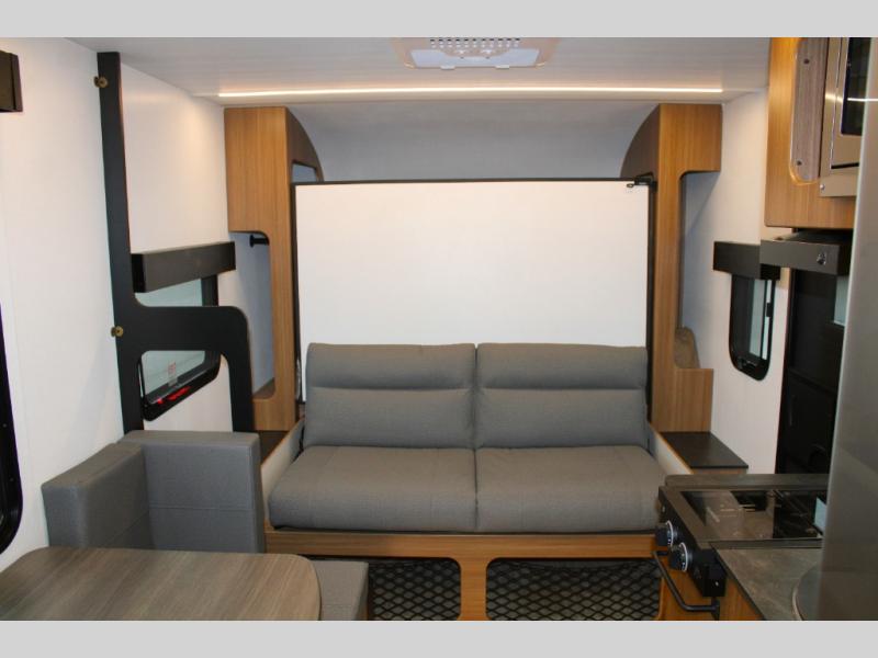 2025 Keystone Reign 15RB, $ 22,990