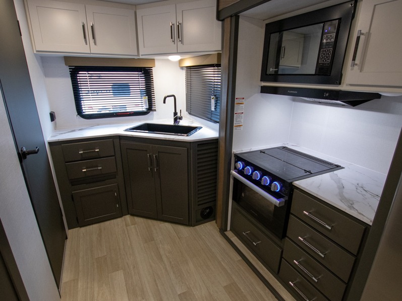 2025 Keystone Bullet Classic (East) 2240RK, $ 25,990