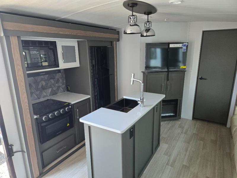 2025 Keystone Bullet (East) 330BKQ, $ 49,990