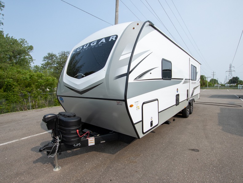 2025 Keystone Cougar Half-Ton (Travel Trailer - Ea, $ 57,682